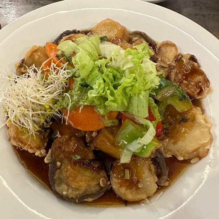 photo of Daehwa Vegetarian Tangsuyuk 탕수육 shared by @mrdonut on  09 Jun 2023 - review