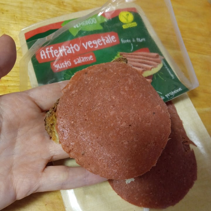 photo of Vemondo Affettato Vegetale Gusto Salame shared by @veeness88 on  07 Aug 2023 - review