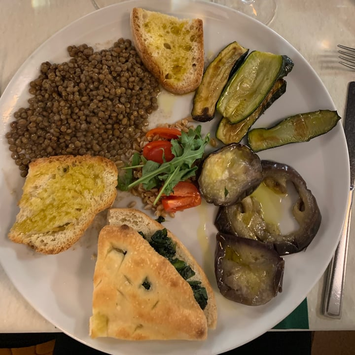 photo of Taverna dei Duchi Menu vegano shared by @ggconlozaino on  30 Apr 2023 - review