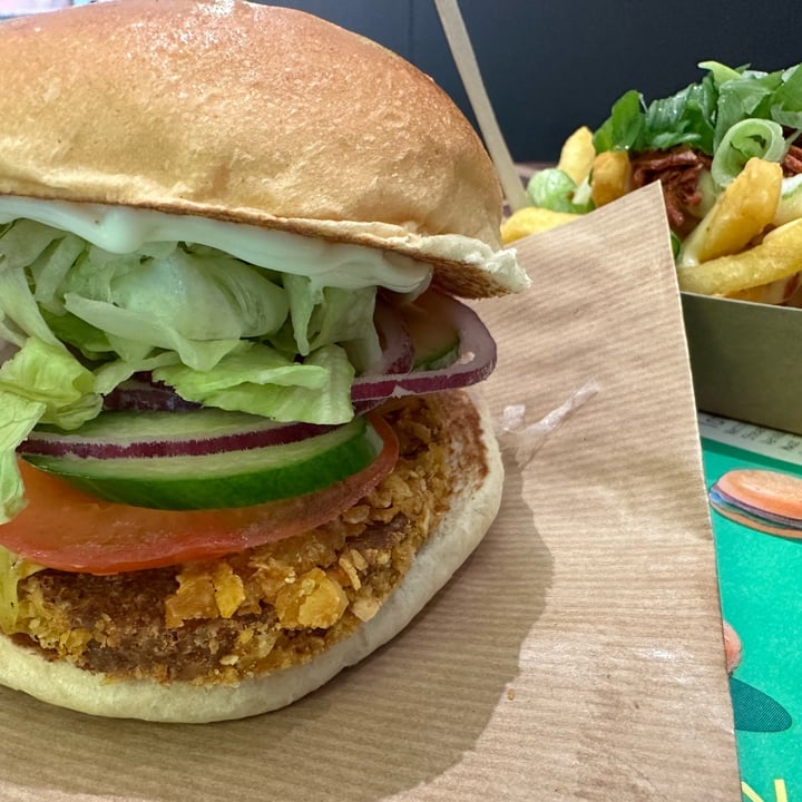 photo of Vedang - plant burger (Alexa) Chick burger shared by @supersarita85 on  11 May 2023 - review