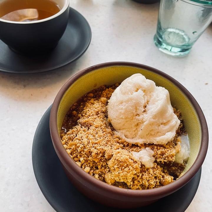 photo of Stem + Glory London Almond And Pear crumble shared by @alicelook on  15 Jan 2023 - review