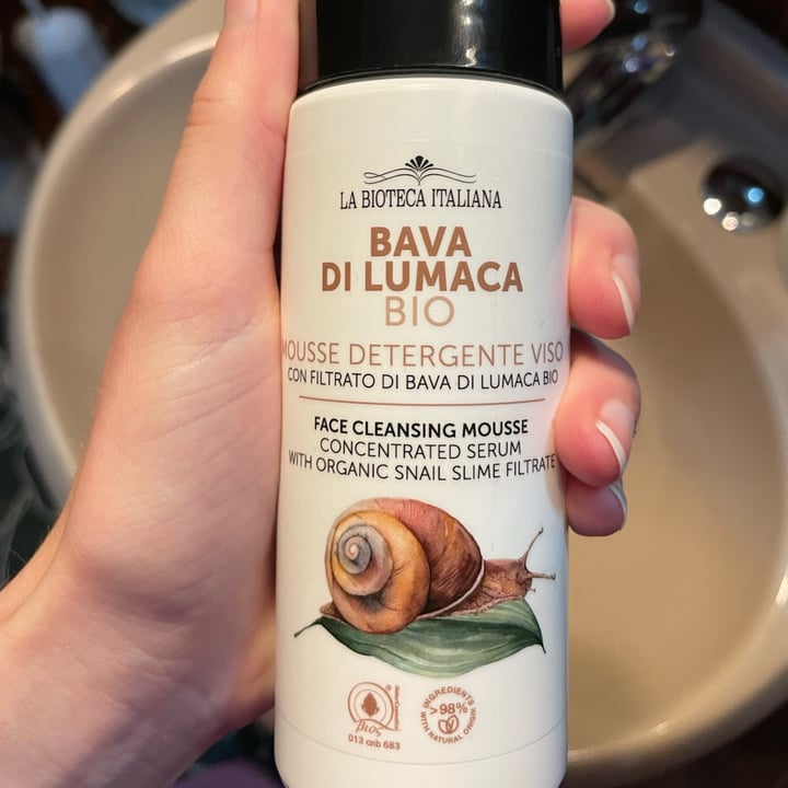 photo of La Bioteca Italiana Mousse Detergente Viso Con Filtrato Di Bava Di Lumaca Bio shared by @romanheidi on  08 Jan 2023 - review