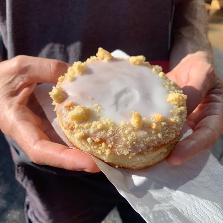 photo of Dreamwave Donuts Apple Crumble Donut shared by @janscaz on  06 Apr 2023 - review