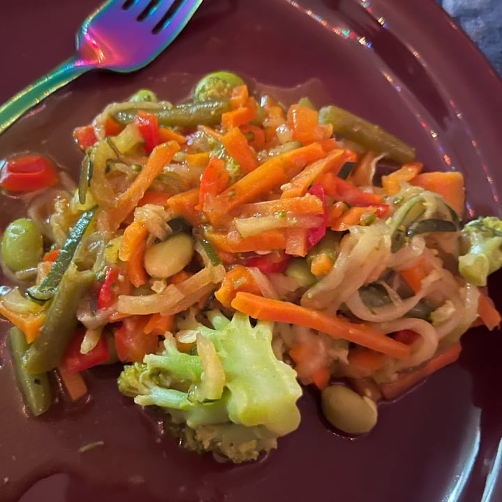 photo of Trader Joe's Gochujang Vegetable Stir Fry with Zucchini Spirals shared by @swedash on  13 Feb 2023 - review