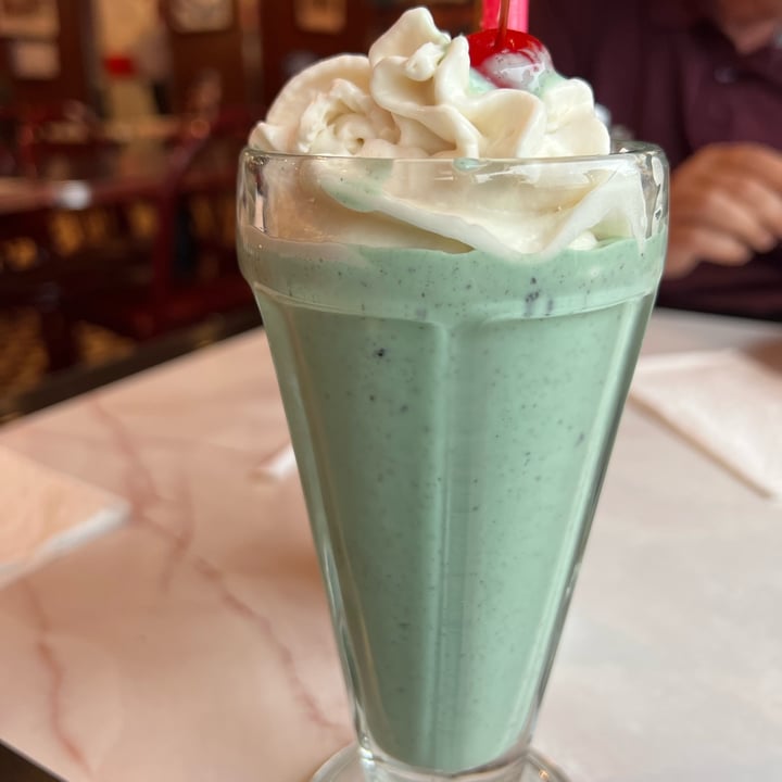 photo of Silver Diner Minty Grasshopper shared by @iamjustathena on  17 May 2023 - review