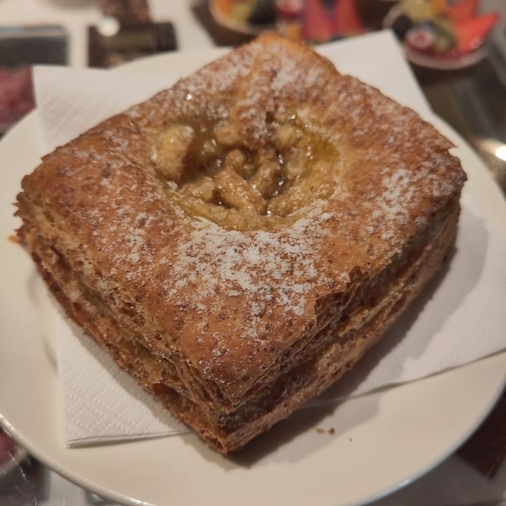 photo of Cannavacciuolo Café & Bistrot Croissant Integrale Vegan Agrumi shared by @drsarahvilla83 on  11 Jan 2023 - review