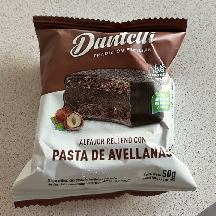 photo of dantelli Alfajor de chocolate relleno con pasta de Avellanas shared by @magicvegan on  13 May 2023 - review