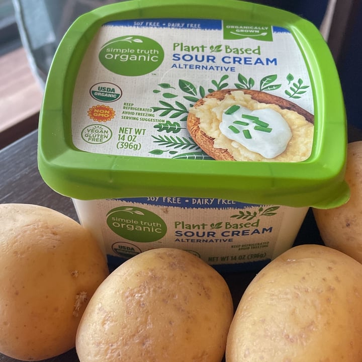 photo of Simple Truth Plant Based Sour Cream Alternative shared by @adrian14 on  02 Jan 2023 - review