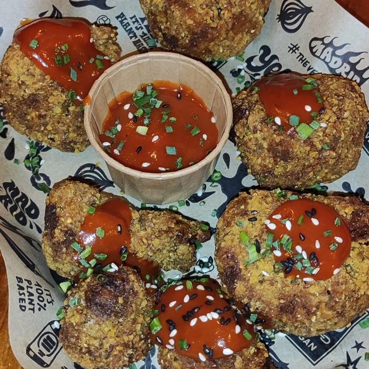 photo of Mad Mad Vegan Homemade Buffalo Coli Wings shared by @ramseier on  09 Apr 2023 - review