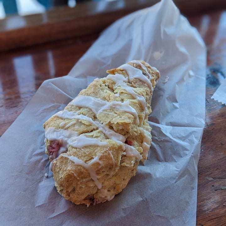 photo of Hard Times Cafe Vegan Strawberry Scone shared by @iszy on  02 Mar 2023 - review
