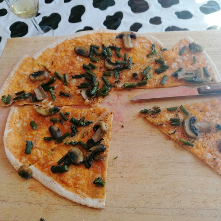 photo of Carrefour Sensation pizza 3 Quesos shared by @cometdibiasky on  14 Apr 2023 - review