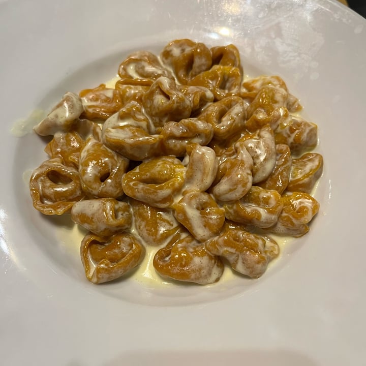 photo of Trattoria Da Zia Allari Tortellini con panna, vegani 🌿 shared by @martaaaaaa on  04 Jun 2023 - review