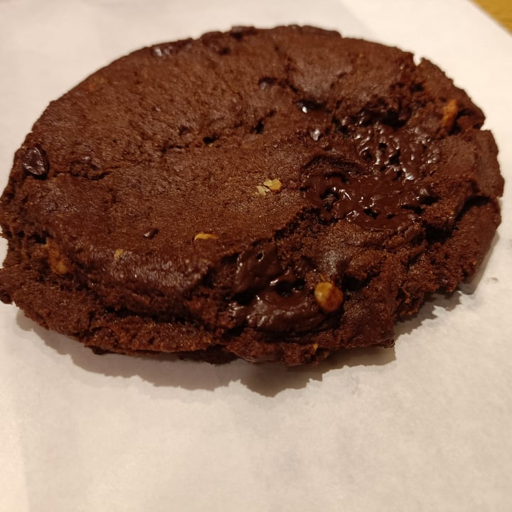 photo of Pret A Manger Dark Chocolate & Almond Butter Cookie shared by @daniela94 on  13 Feb 2023 - review