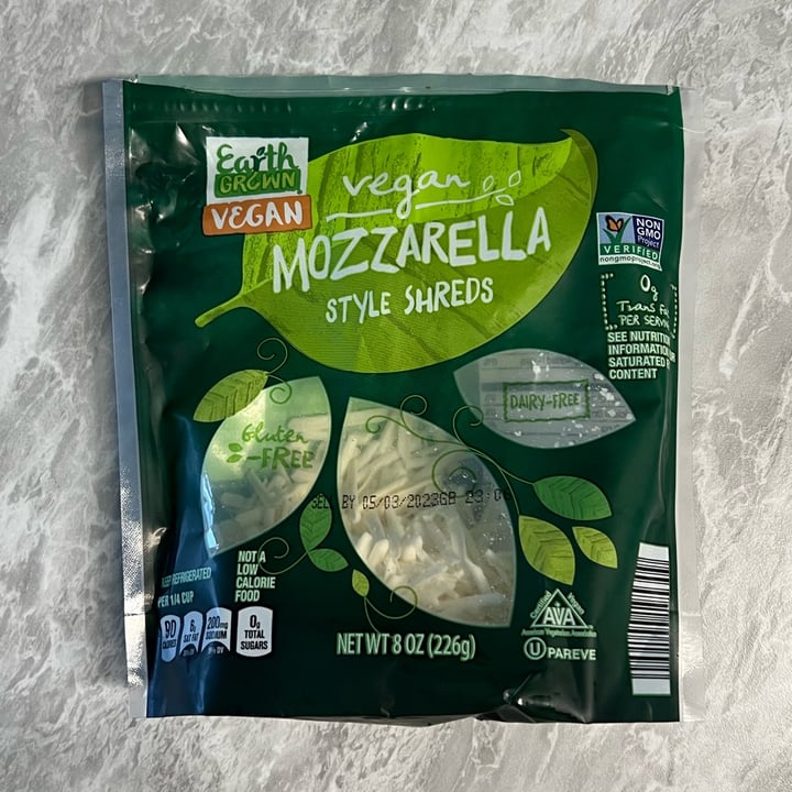 photo of Earth Grown Mozzarella style shreds shared by @liberationbby on  03 May 2023 - review