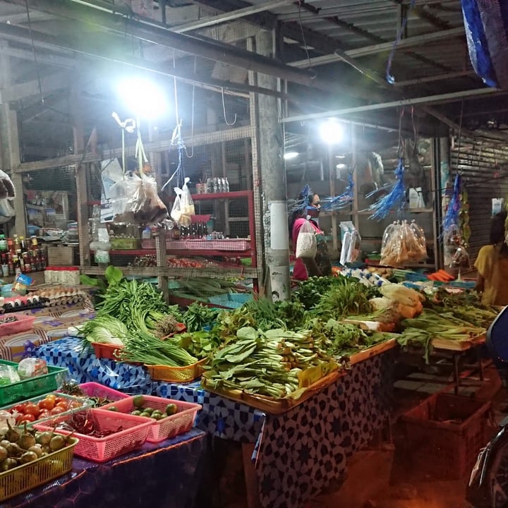 photo of Phantip Night Food Market pandan leaf dessert in banana leaves shared by @chavonne on  11 Jul 2023 - review