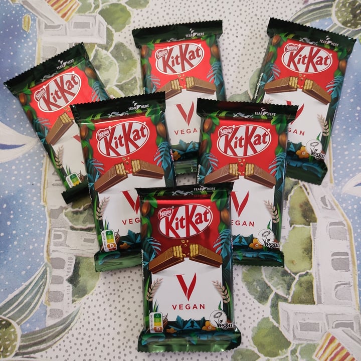 photo of Nestlé Kitkat Vegan shared by @nurvola2003 on  11 Jan 2023 - review