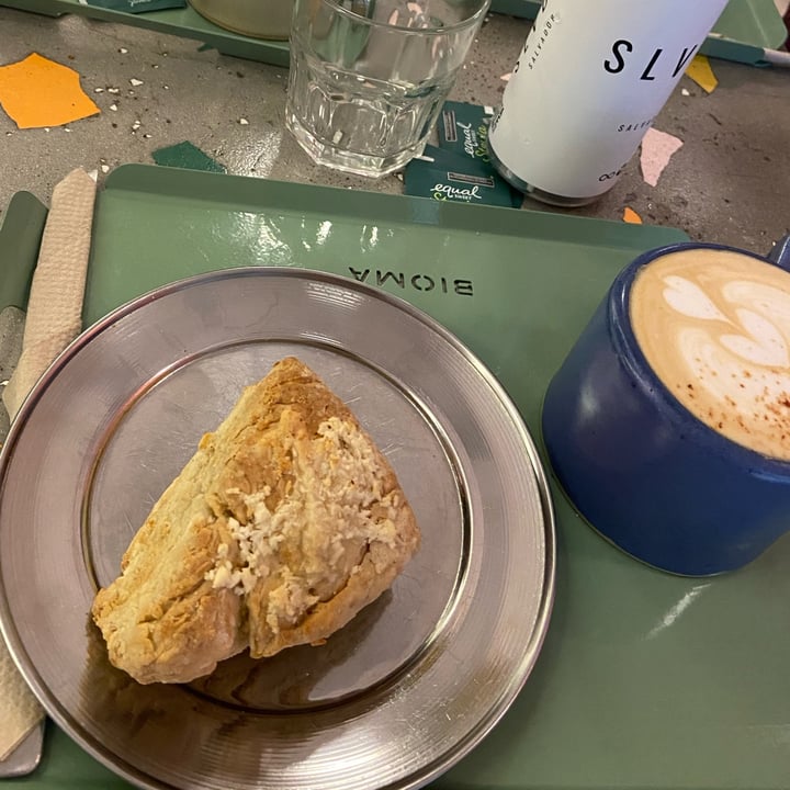 photo of Bioma Plant Based Café Belgrano Capuccino shared by @hablandoenvegano on  31 Jan 2023 - review