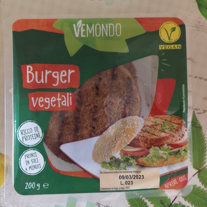 photo of Vemondo 2 Burger vegetali shared by @dippy on  16 Feb 2023 - review