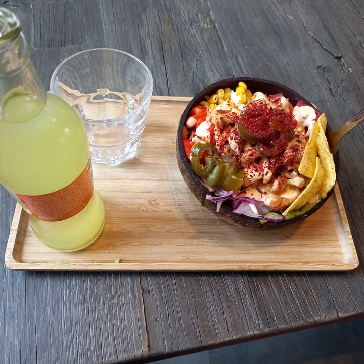 photo of Surfside Poke Volcano chicken shared by @sheerabs on  10 Jul 2023 - review
