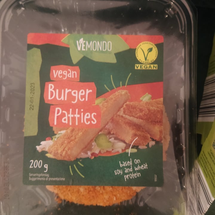 photo of Vemondo Vegan Burger Patties shared by @biancafurii on  06 Jan 2023 - review