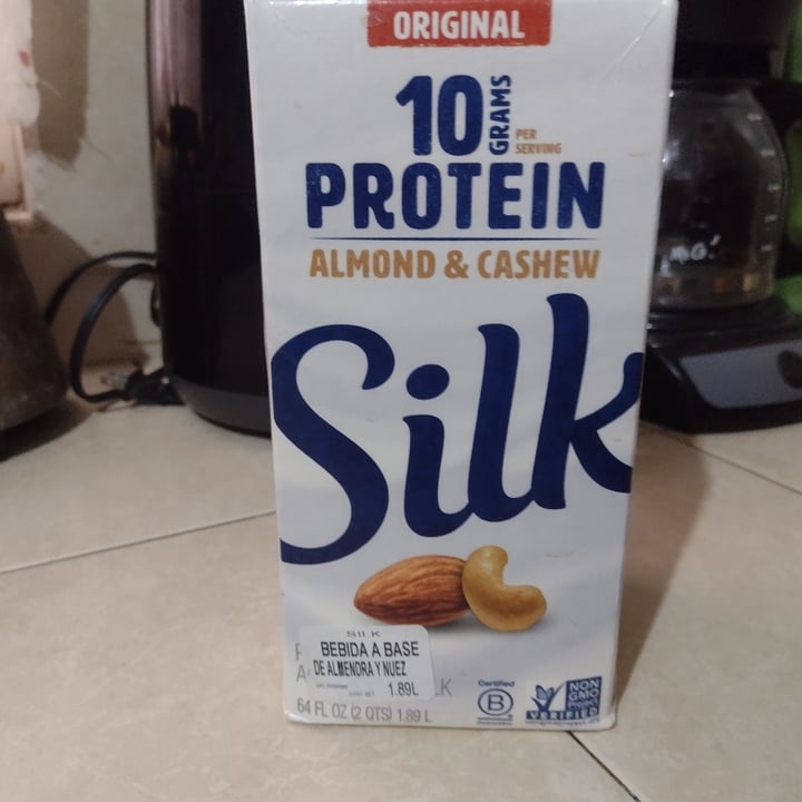 photo of Silk 10 Grams Protein Almond & Cashew shared by @anaveggie on  18 Mar 2023 - review
