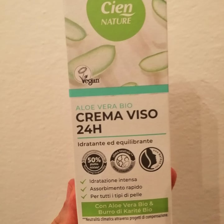 photo of Cien Crema Viso 24H shared by @anthe on  03 Apr 2023 - review
