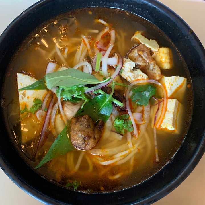 photo of Saigon Lotus bun bo hue shared by @sabrinarm on  25 Jul 2023 - review