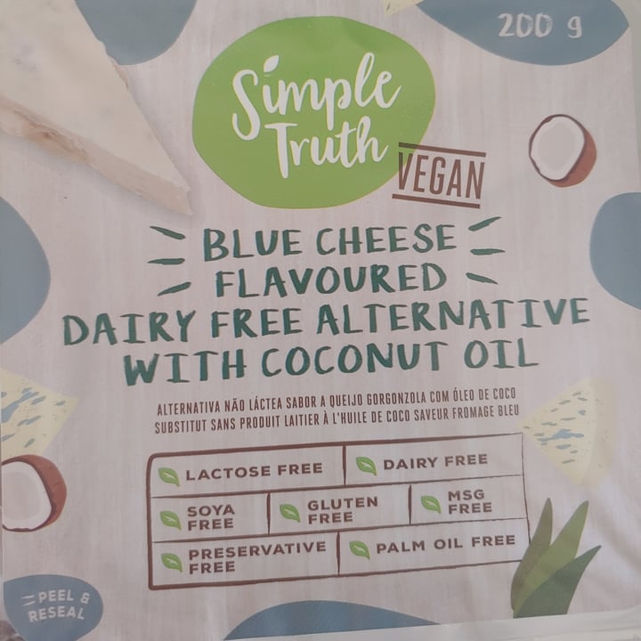 photo of Simple Truth Blue cheese flavoured Dairy free alternative shared by @veganonthesavannah on  18 Jun 2023 - review