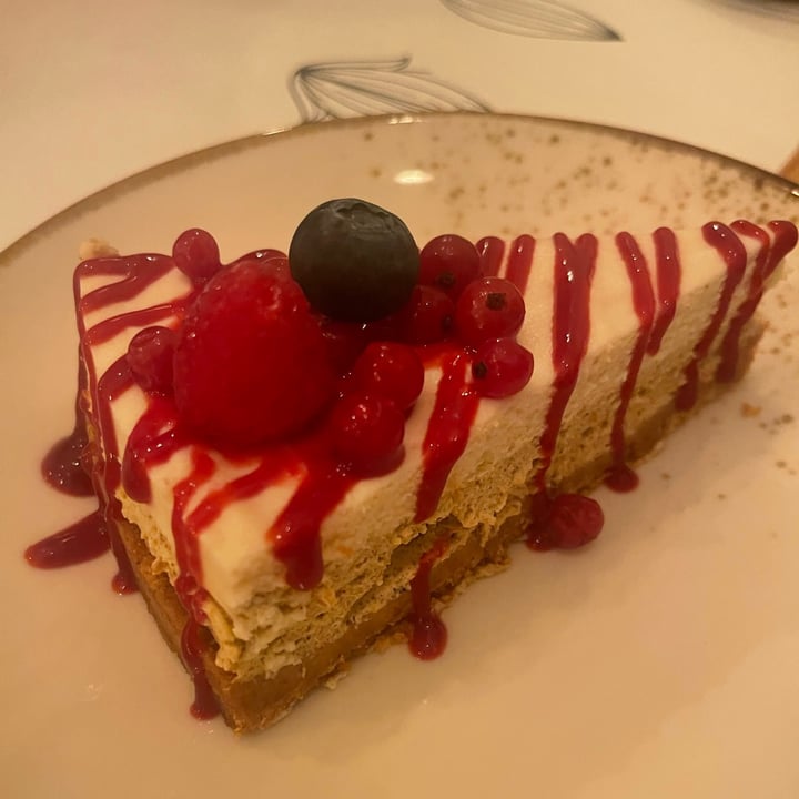 photo of Nativa Ristorante Cheesecake pistacchio, cioccolato bianco e coulis di lamponi shared by @loveg on  08 Jan 2023 - review