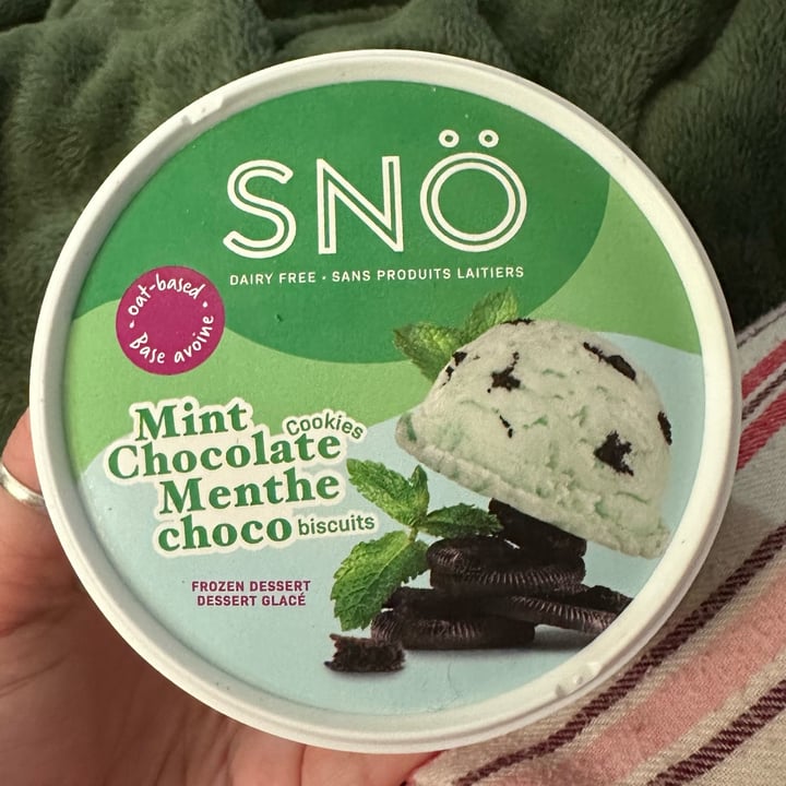 photo of Snö Mint Chocolate cookies shared by @nowmakeitvegan on  11 May 2023 - review