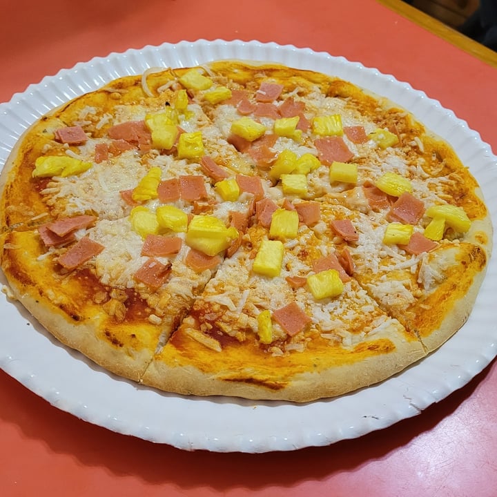photo of V de Vegano Pizza Hawaiana shared by @darkxocolatl on  20 Feb 2023 - review