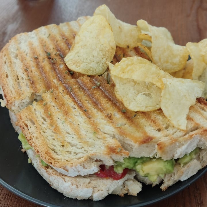 photo of Village Brunch & Coffee tosta aguacate vegan shared by @albinha on  19 May 2023 - review