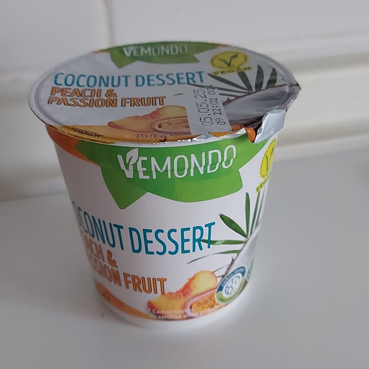 photo of Vemondo Coconut dessert Peach And Passion Fruit shared by @glioffi on  11 Feb 2023 - review