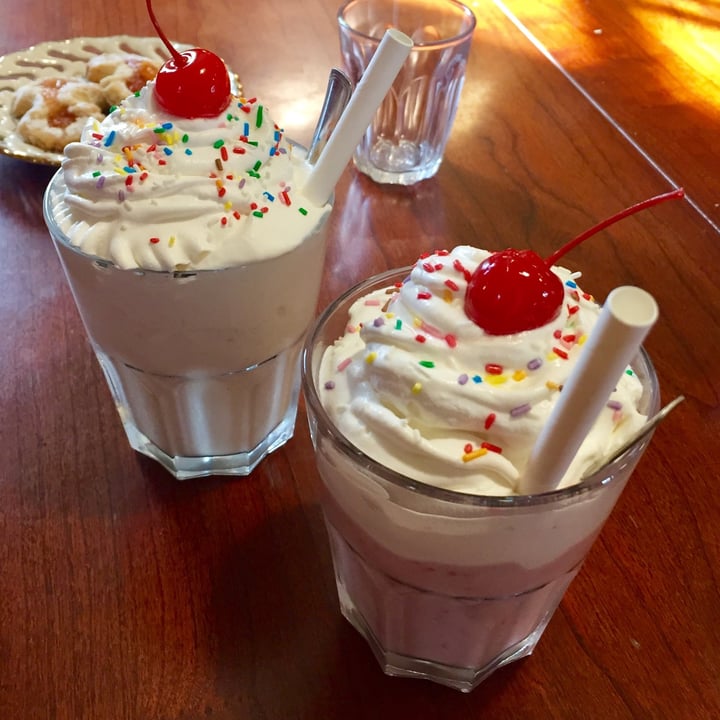 photo of Snug The Comfort Café milkshake shared by @azuki on  20 Jul 2023 - review
