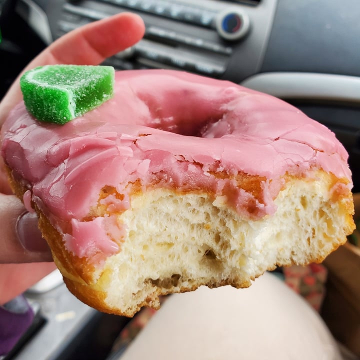 photo of Lovebirds Donuts Cherry Lime Rickey Donut shared by @bocca on  02 Apr 2023 - review