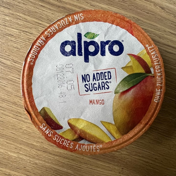 photo of Alpro alpro yogurt di soia mango shared by @ljuba on  17 Apr 2023 - review