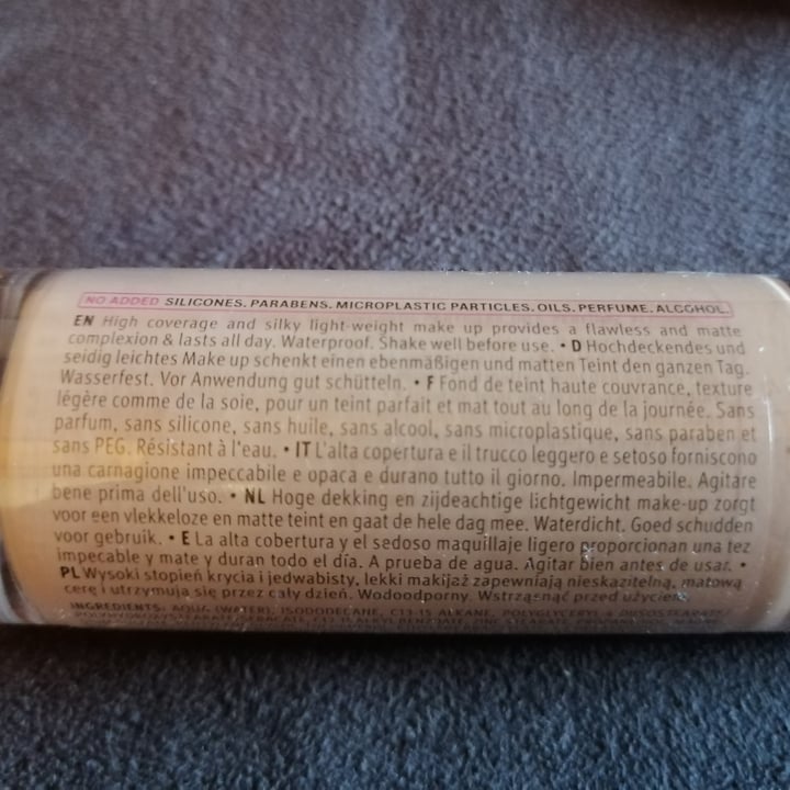 photo of Essence Cosmetics Stay All Day 16h Long Lasting Foundation shared by @moth on  03 Aug 2023 - review