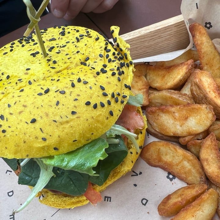 photo of Flower Burger Cheesy cecio shared by @marina1982 on  12 Apr 2023 - review