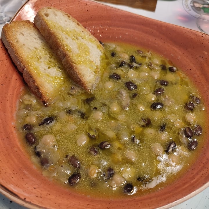 photo of Locanda Del Bartoccio zuppa Di Fagioli Neri, Ceci, Crema Di Funghi Porcini E Crostini shared by @terrymin9 on  15 Jan 2023 - review