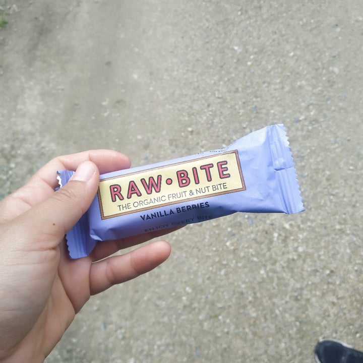 photo of Raw Bite Raw Bite Vanilla Berries shared by @sirine on  02 Jun 2023 - review