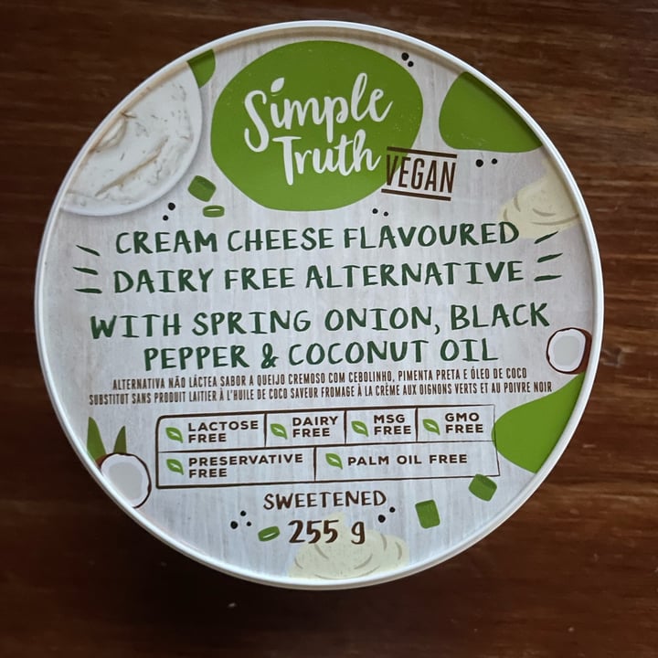 photo of Simple Truth Cream Cheese Falvoured Dairy Free Alternative With Spring Onion, Black Pepper & Coconut Oil shared by @thehumblechickpea on  17 Jun 2023 - review