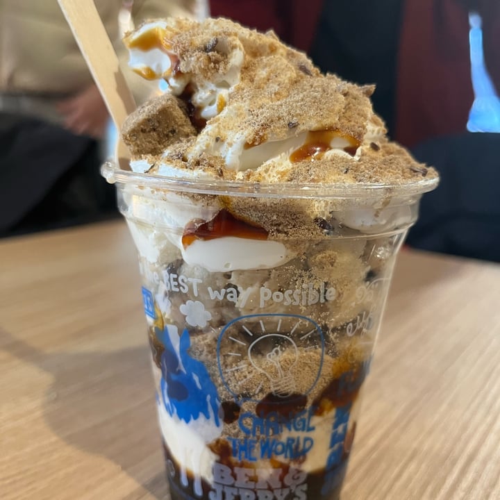 photo of Ben & Jerry’s Sagrada Família Vegan Icecream shared by @carlottagardiola on  29 Mar 2023 - review