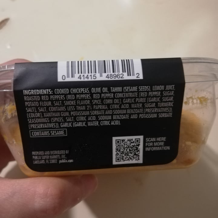 photo of Publix roasted red peppers hummus shared by @lamy on  09 Apr 2023 - review