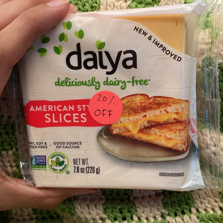 photo of Daiya American Style Slices shared by @andreortiz on  10 Jan 2023 - review