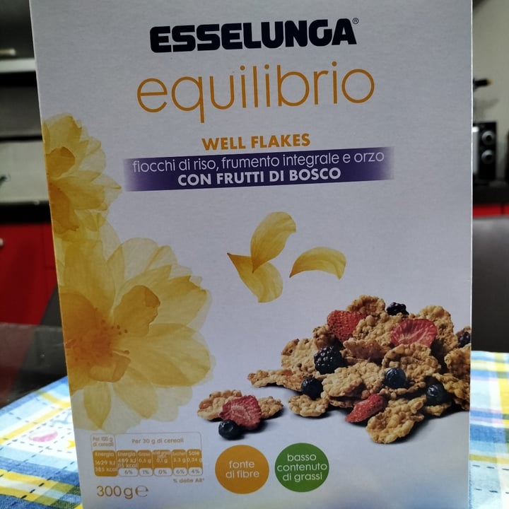 photo of  Esselunga Equilibrio Well Flakes - Frutti Di Bosco shared by @stefaniaor on  14 May 2023 - review