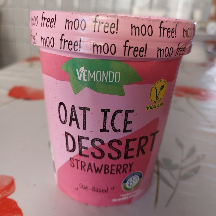 photo of Vemondo Oat Ice Cream Strawberry shared by @eliliz on  16 Aug 2023 - review