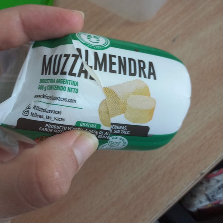 photo of Felices Las Vacas Muzzalmendra shared by @lunangulos on  31 Dec 2022 - review