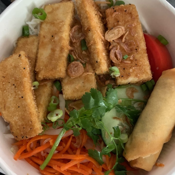 photo of Viet-Nomz Waterford Vegan Noodle Bowl shared by @zanderzuku on  06 Jun 2023 - review