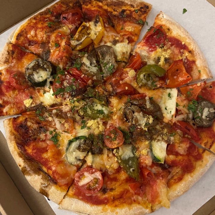 photo of Green Common Singapore Vege Lovers Pizza shared by @soy-orbison on  13 Nov 2022 - review