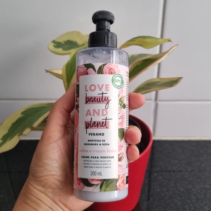 photo of Love Beauty and Planet Crema para pentear Manteiga de Murumuru e Rosa shared by @chrissantos on  27 Feb 2023 - review